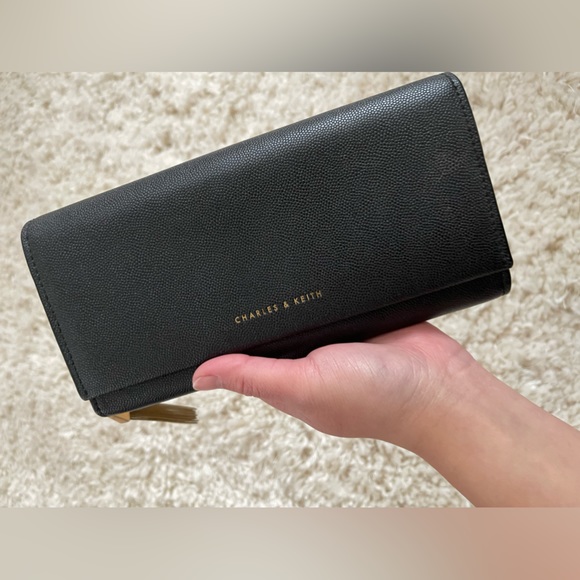 Charles & Keith Wallet - Picture 3 of 14